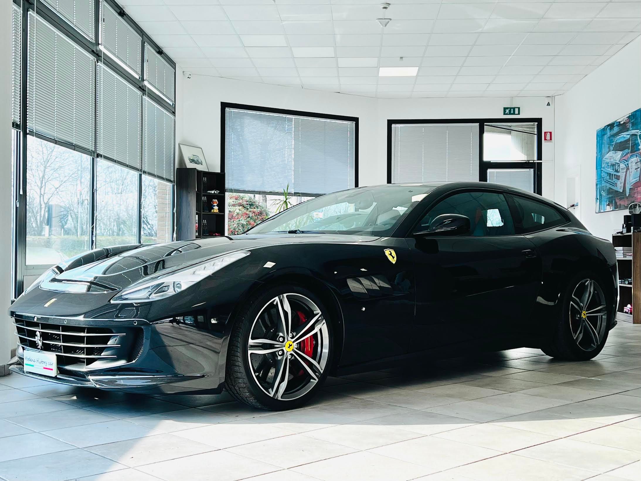 Ferrari GTC4 LUSSO 2