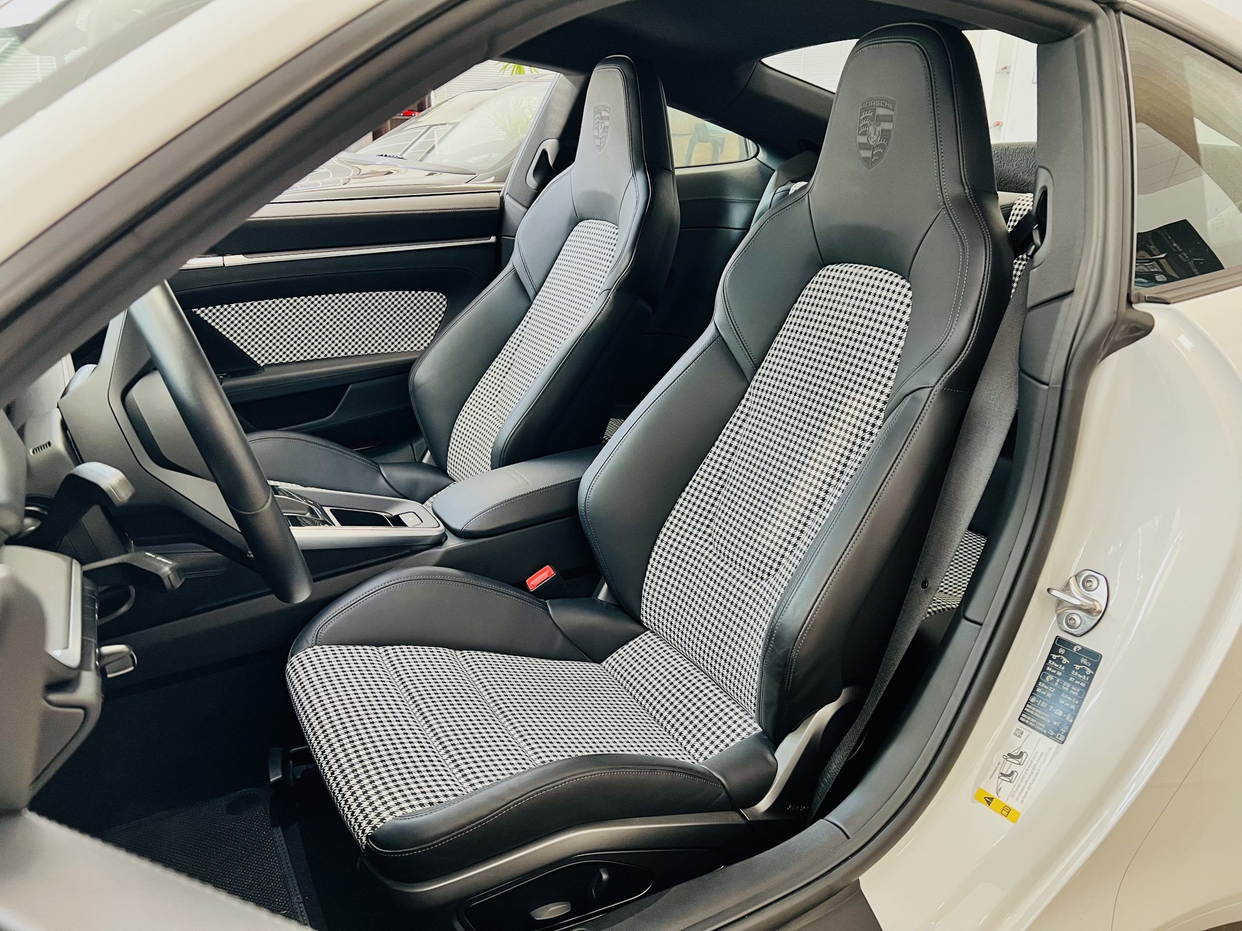 Porsche 911 Carrera S 9