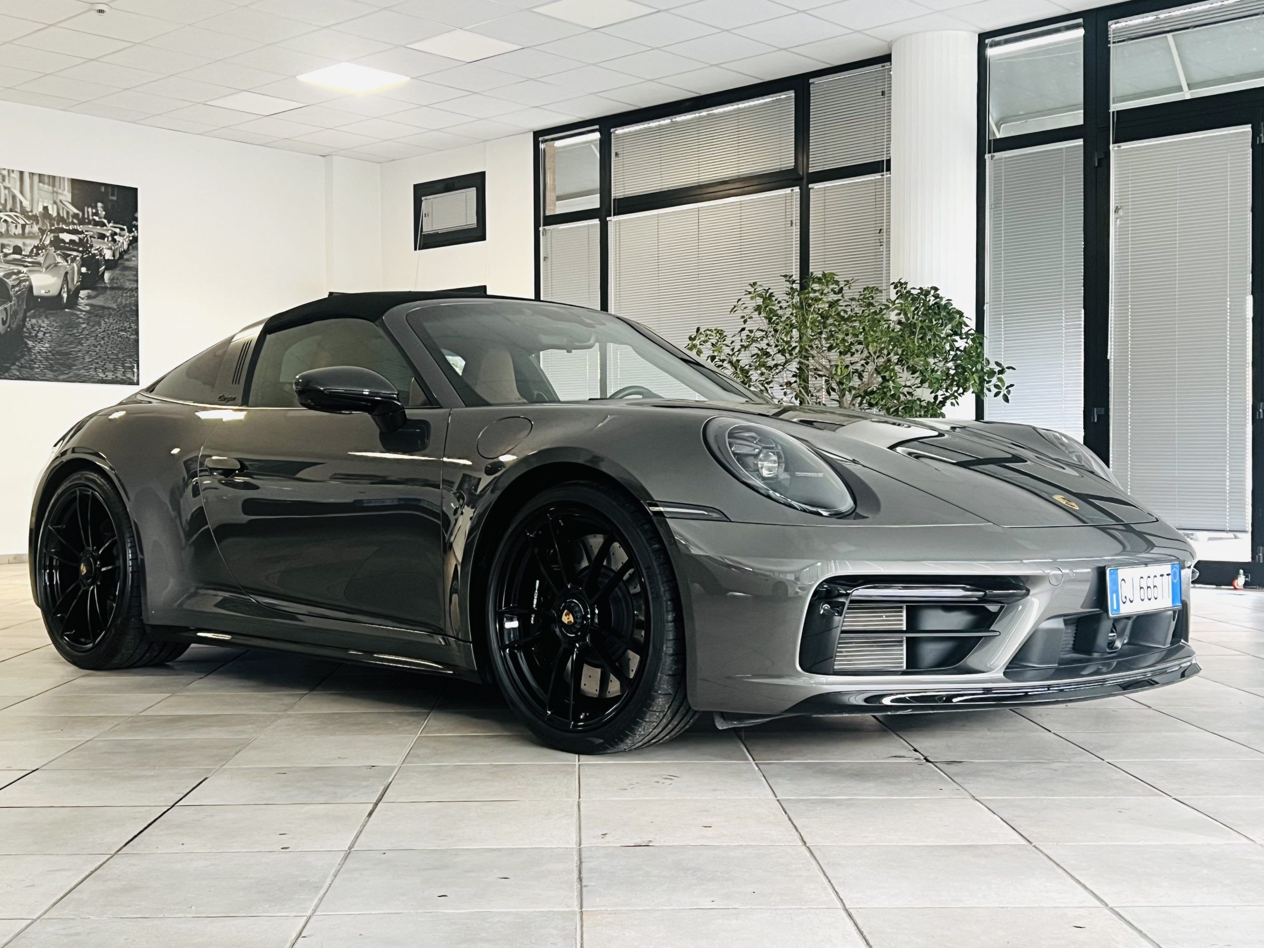 Porsche 4GTS TARGA 3