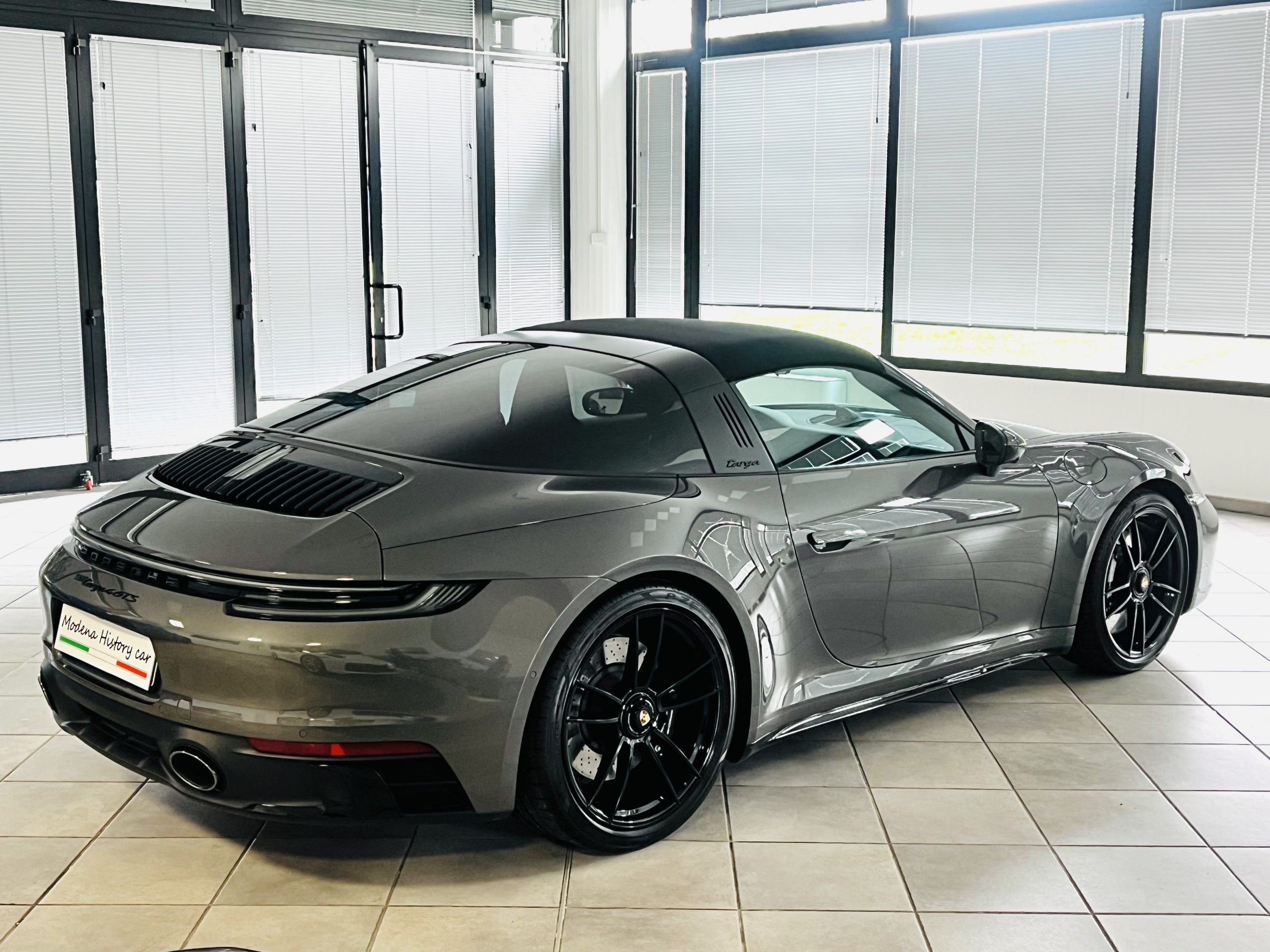 Porsche 4GTS TARGA 4