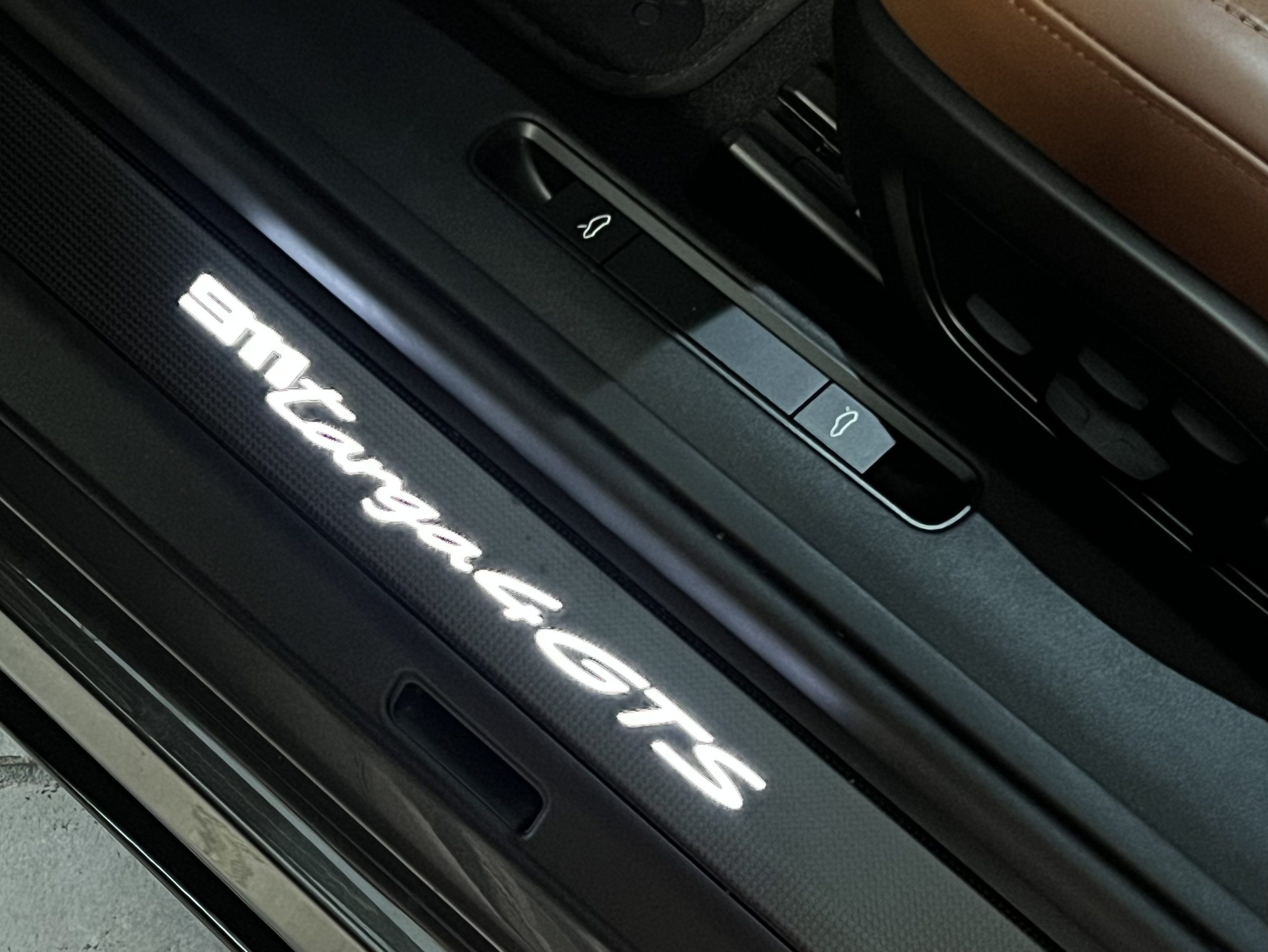 Porsche 4GTS TARGA 9