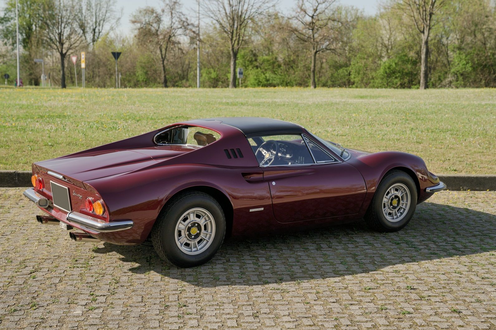 Ferrari Dino 8