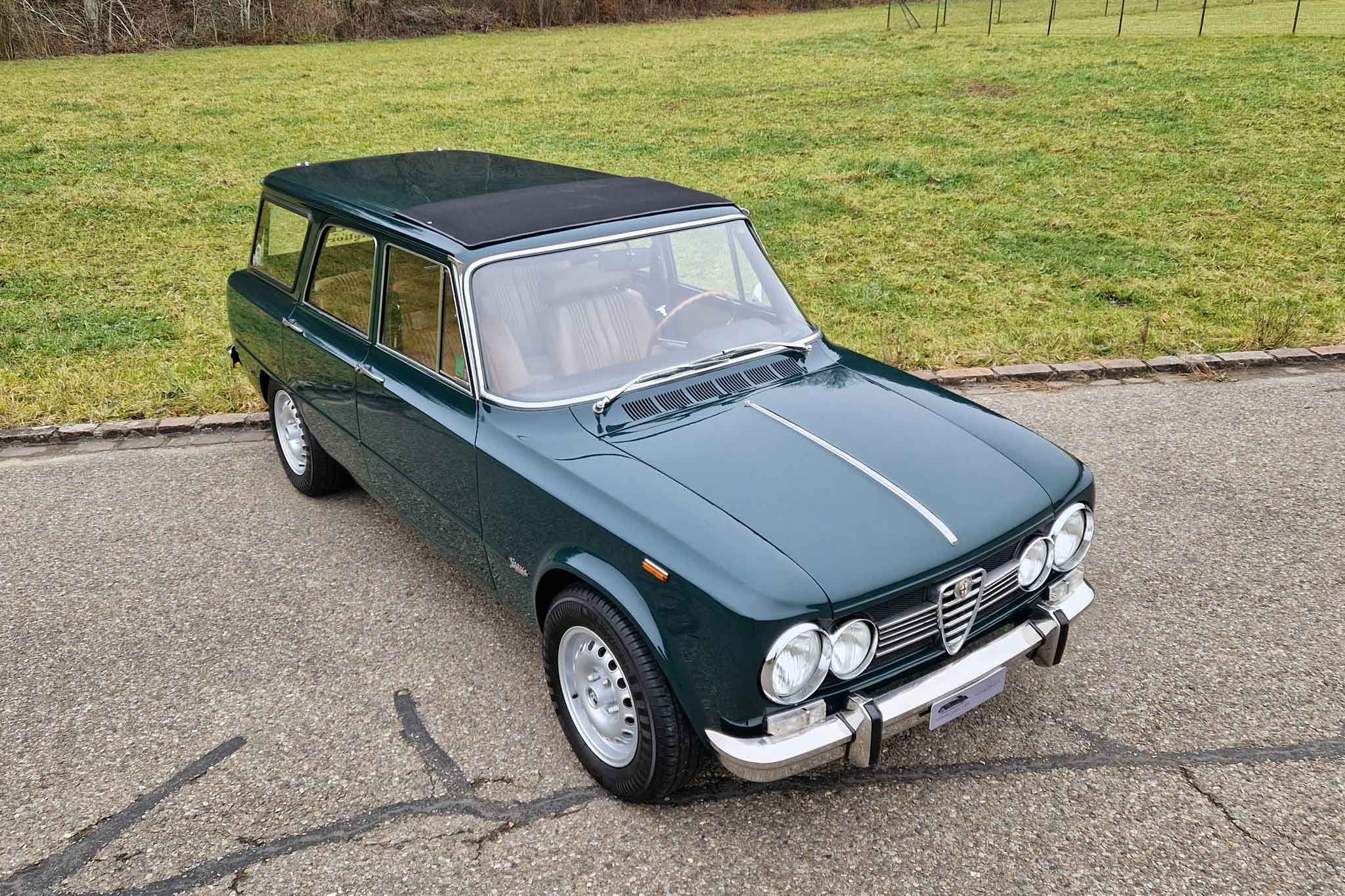 Alfa Romeo Giulia Super 1600 Giardinetta 11