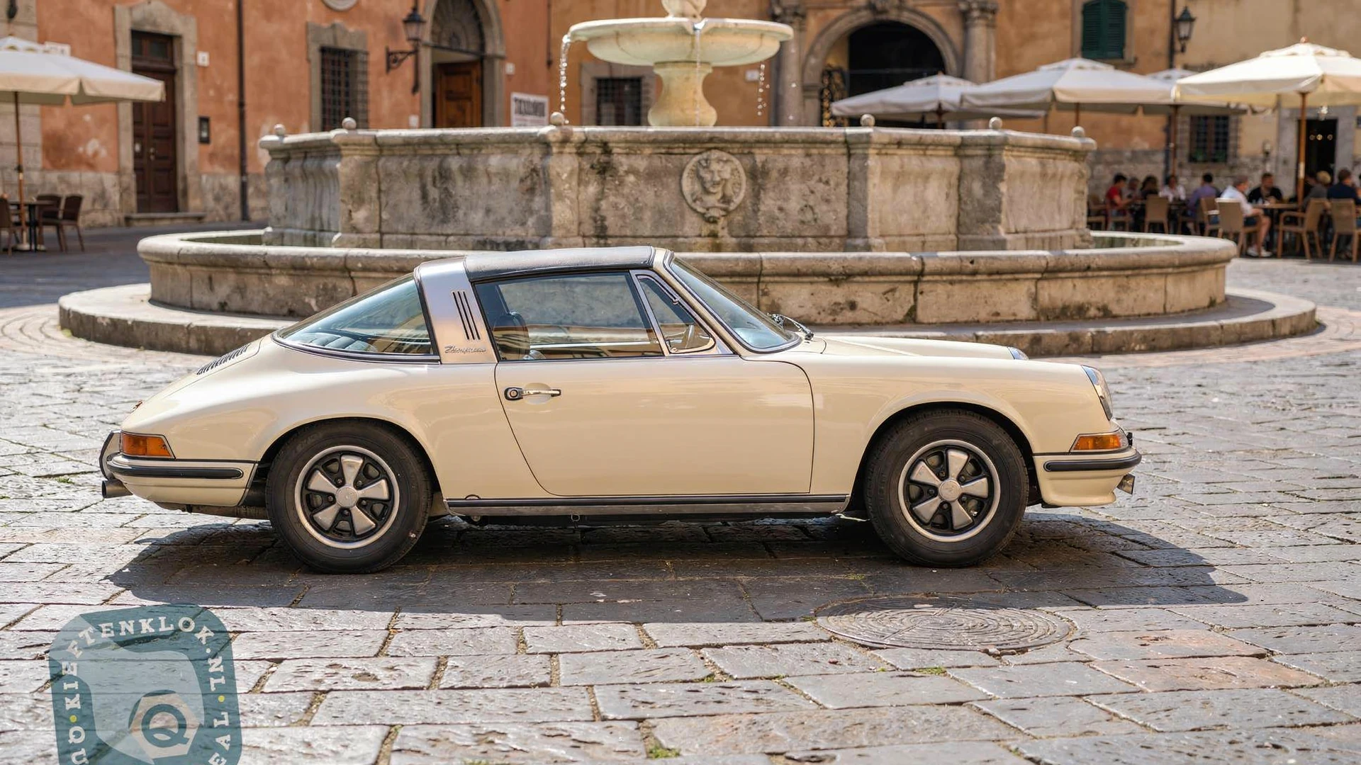 Porsche 911 Targa 2.2E