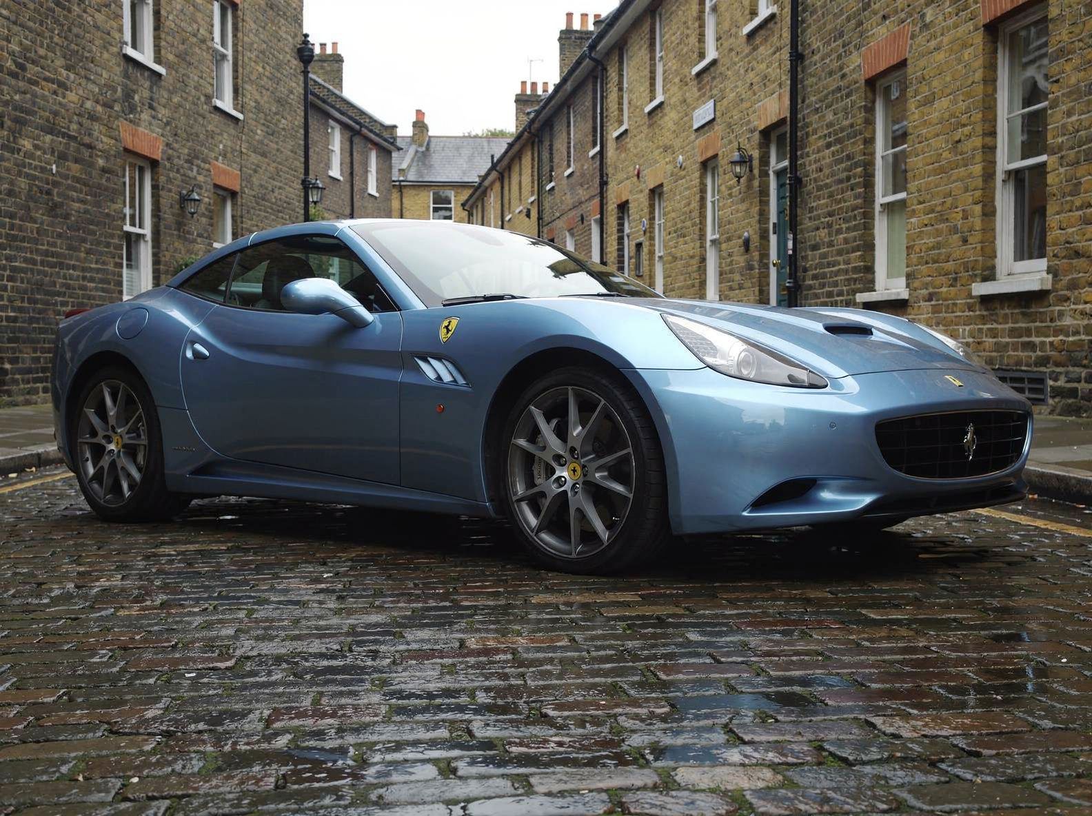 2010 Ferrari California