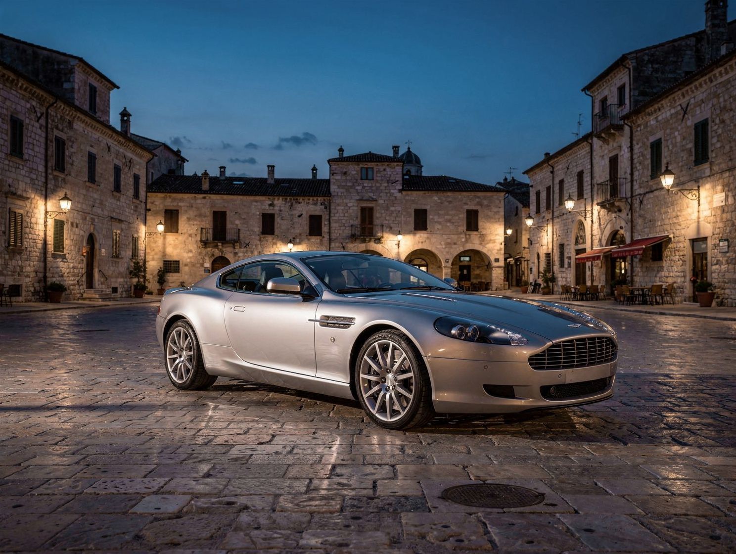 Aston Martin DB9 2011