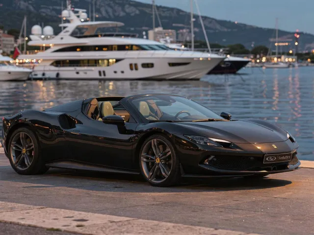 Ferrari 296 GTS 2024