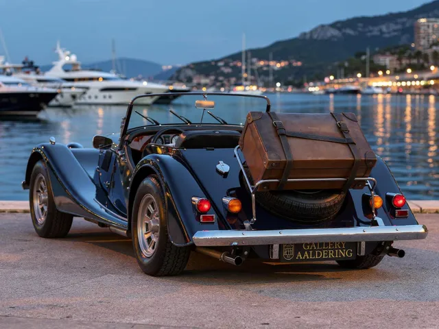 Morgan Plus 8 Carburetors and 5-speed 1982