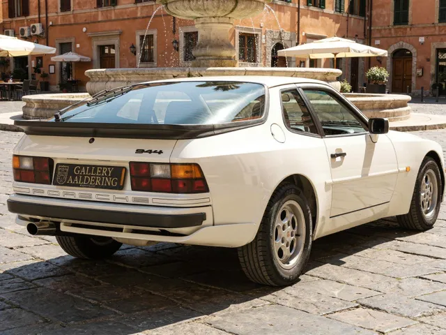 Porsche 944 2.5 Coupé Alpinweiß 1986