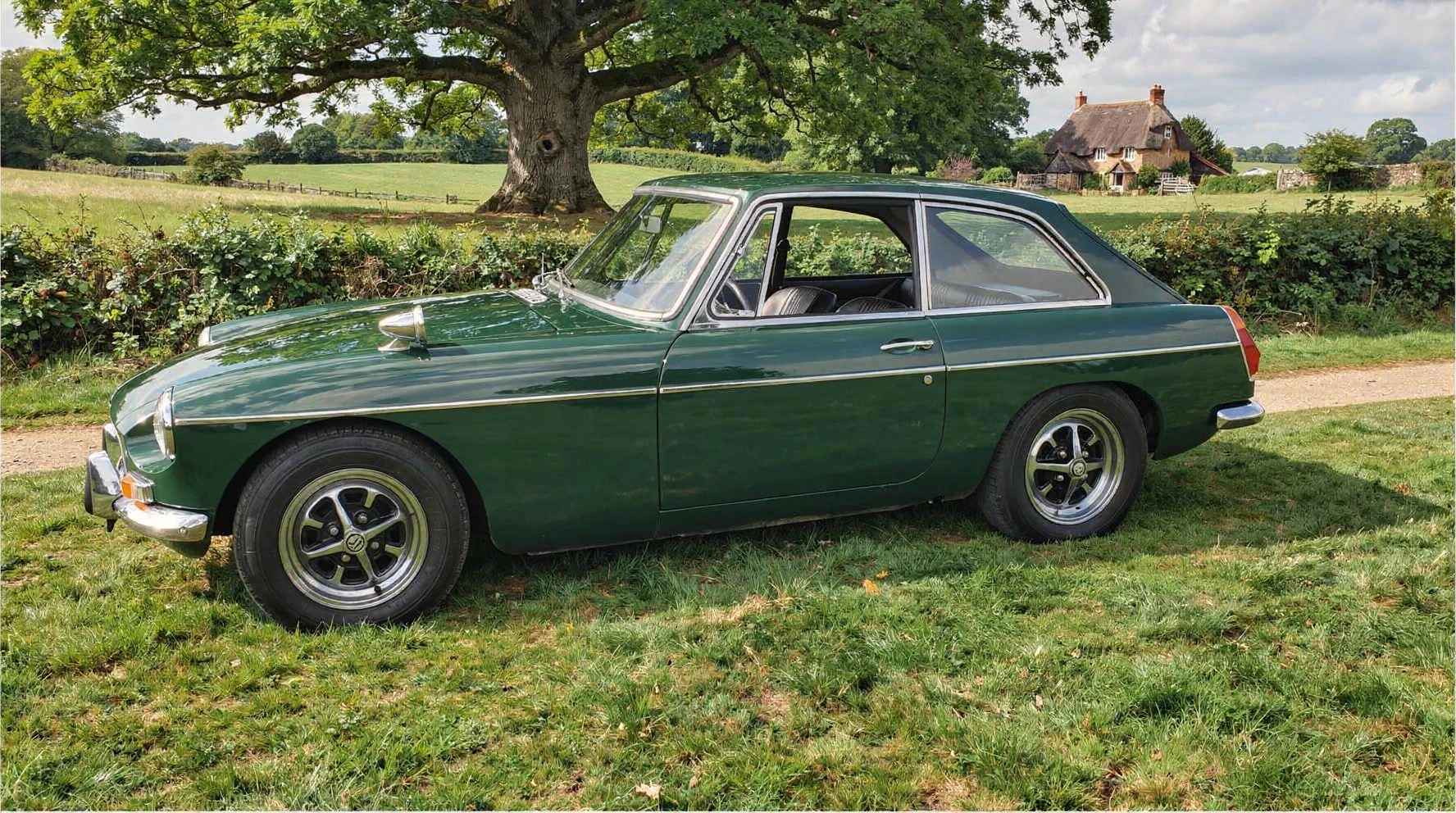 MG B gt coupé