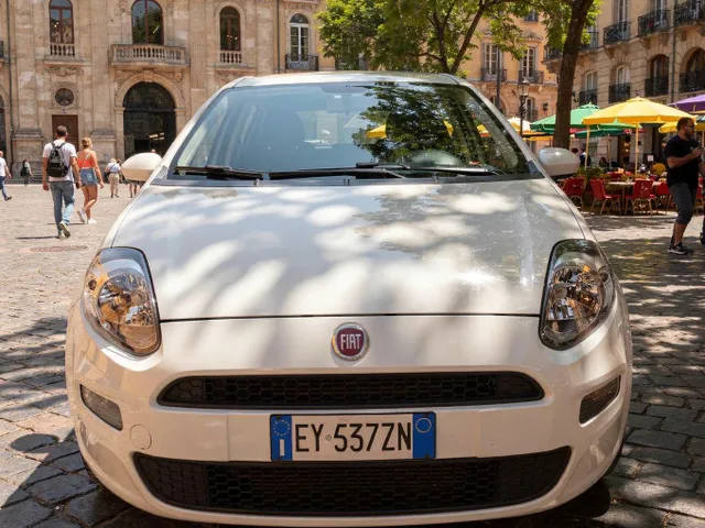 INCREDIBILE FIAT PUNTO CON SOLI 13.937 KM