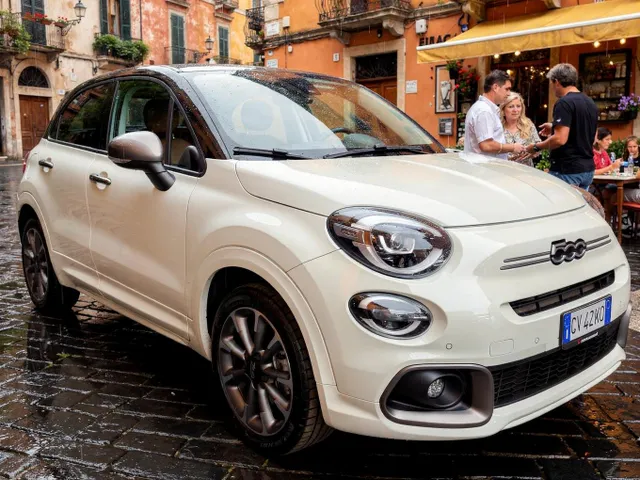 PAZZESCA FIAT 500 X HYBRID SPORT CON SOLI 22.224 KM UNICO PROPRIETARIO