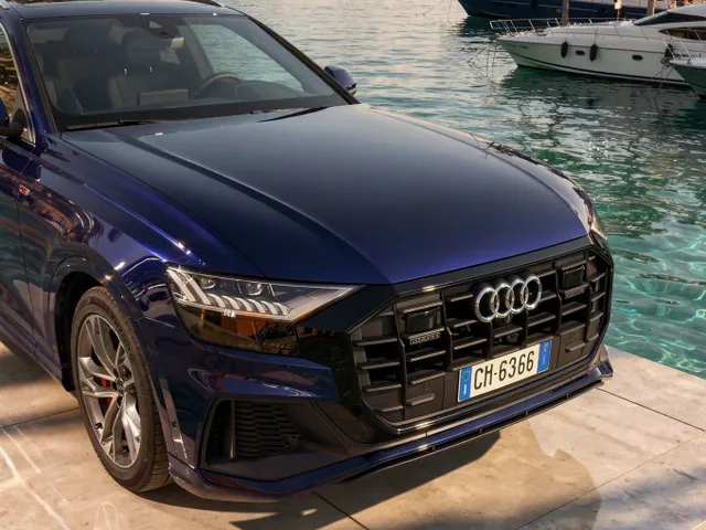 PAZZESCA AUDI Q8 S-LINE MILD-HYBRID CON SOLI 17.621 KM