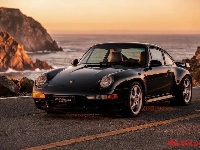 PORSCHE 993 TURBO