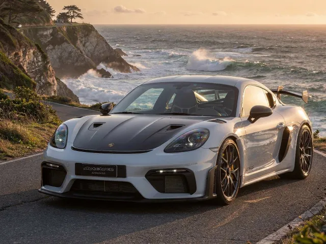 PORSCHE 718 CAYMAN GT4 RS WEISSACH