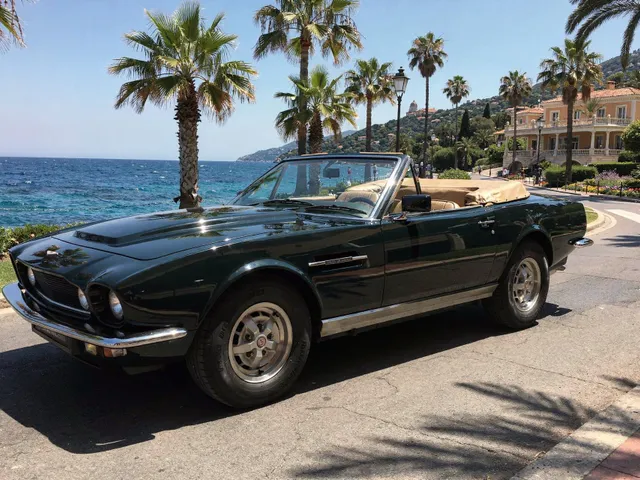 Aston Martin V8 Volante 1982